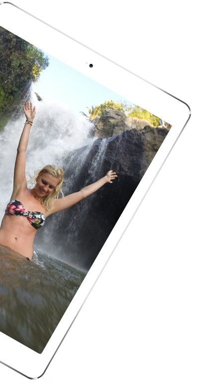 Sabrina am Wasserfall